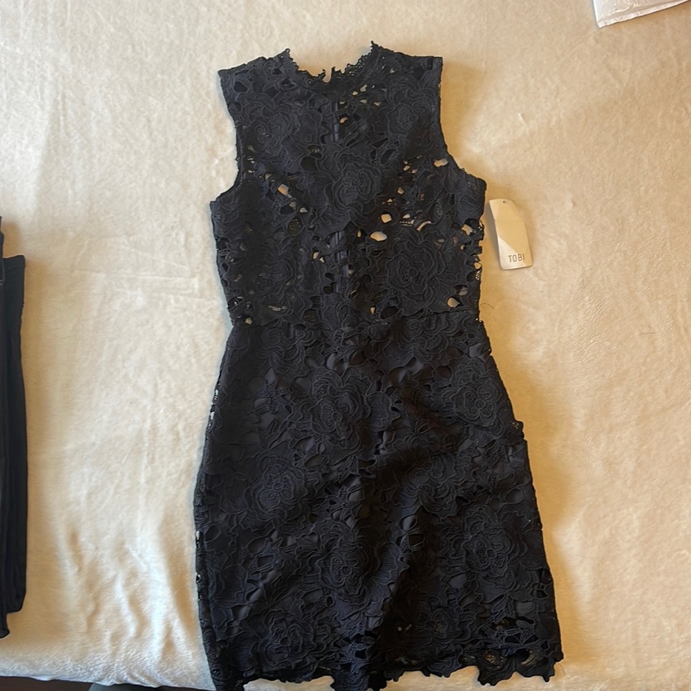 Toni black lace dress